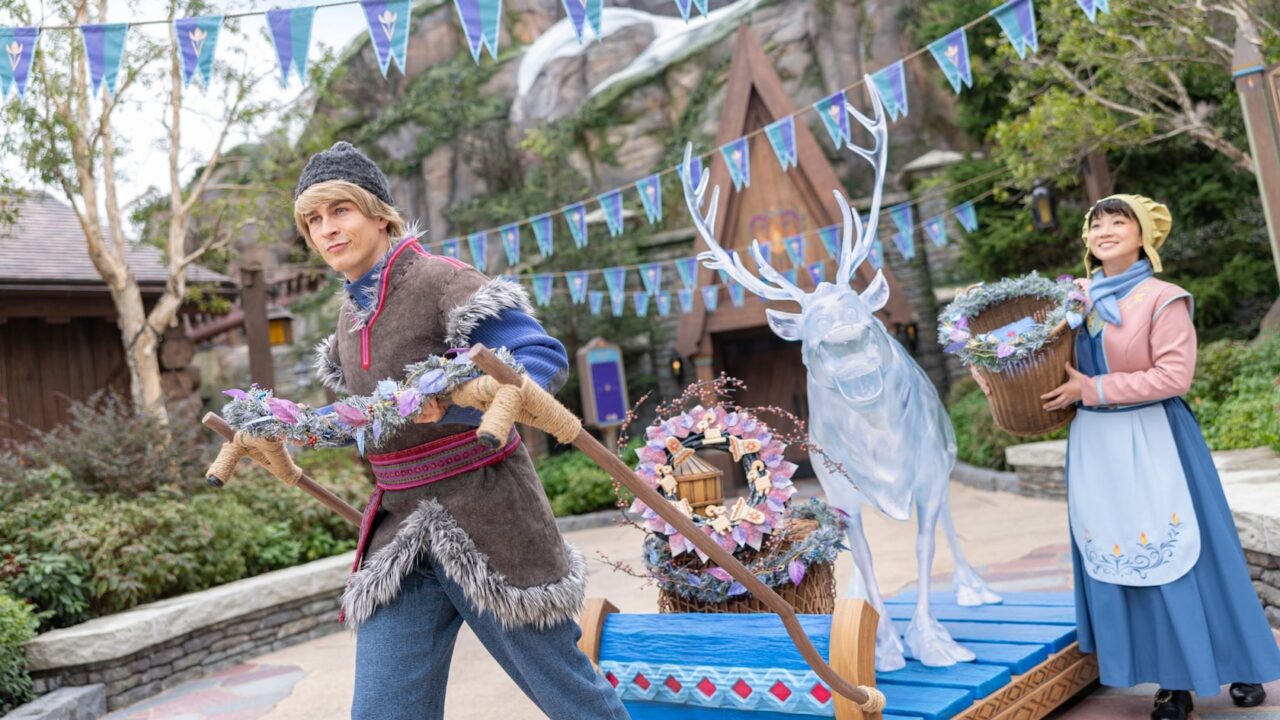 魔雪奇緣世界裡的克斯托夫和斯特冰雕