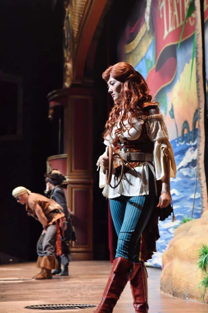 Eye Of The Storm Captain Jacks Stunt Spectacular 1 | 2026 上海迪士尼表演與角色見面攻略 — 必看表演、遊行、煙火位置、角色合照一次看 Eye Of The Storm Captain Jacks Stunt Spectacular 1 | 遊迪士尼 Your Disney