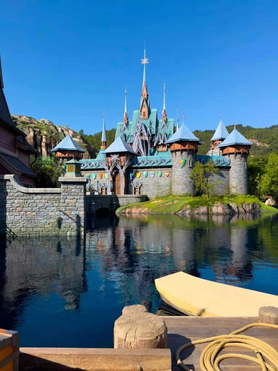 Hkd World Of Frozen Castle