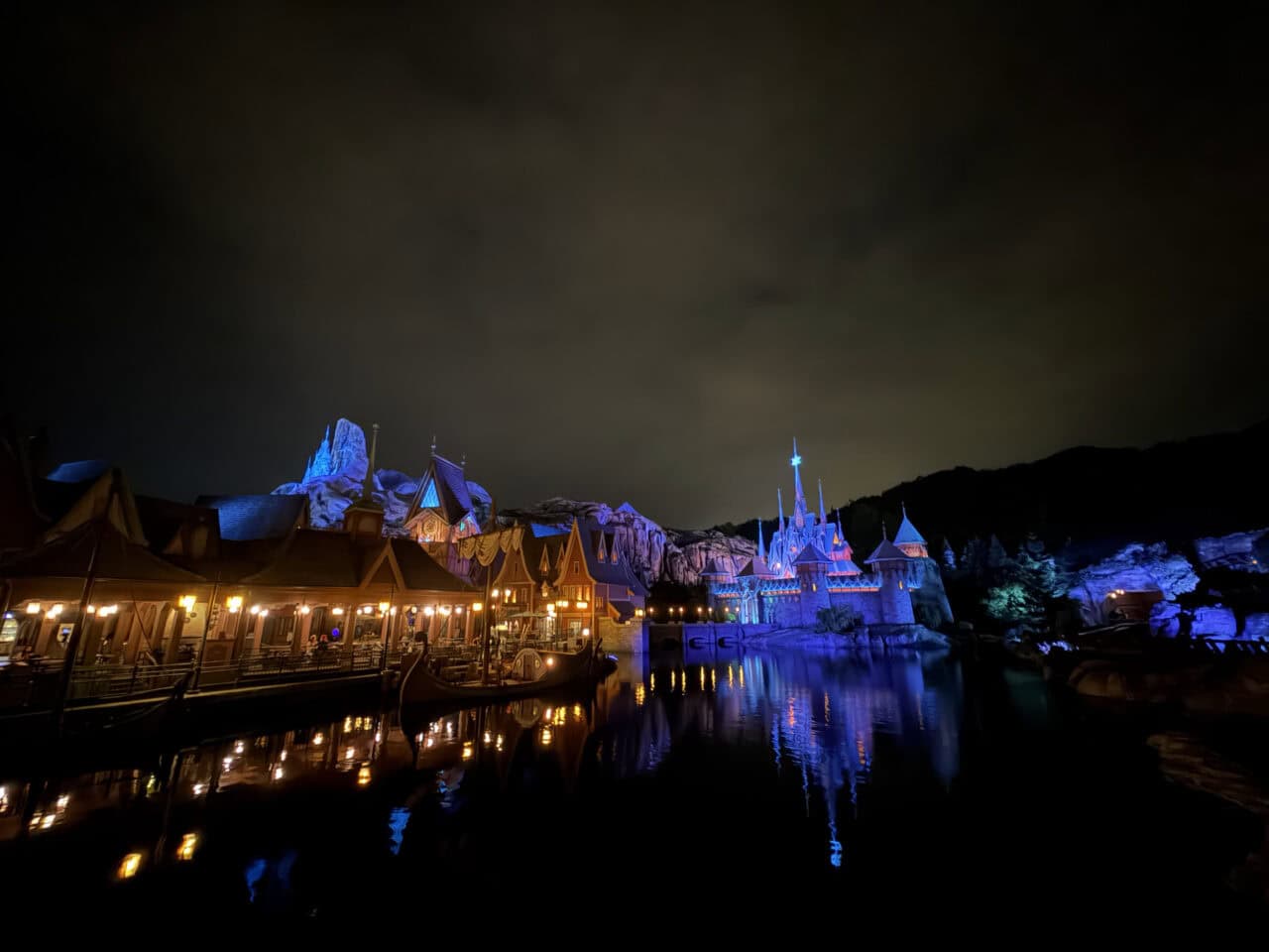 Hkdl Frozen Night