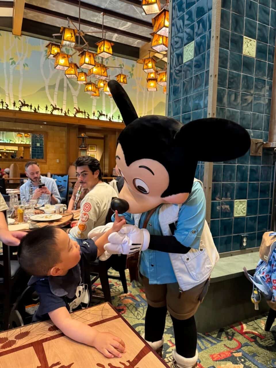 Storytellers Cafe 1 | 2025 加州迪士尼角色見面拍照指南 Storytellers Cafe 1 | 遊迪士尼 Your Disney