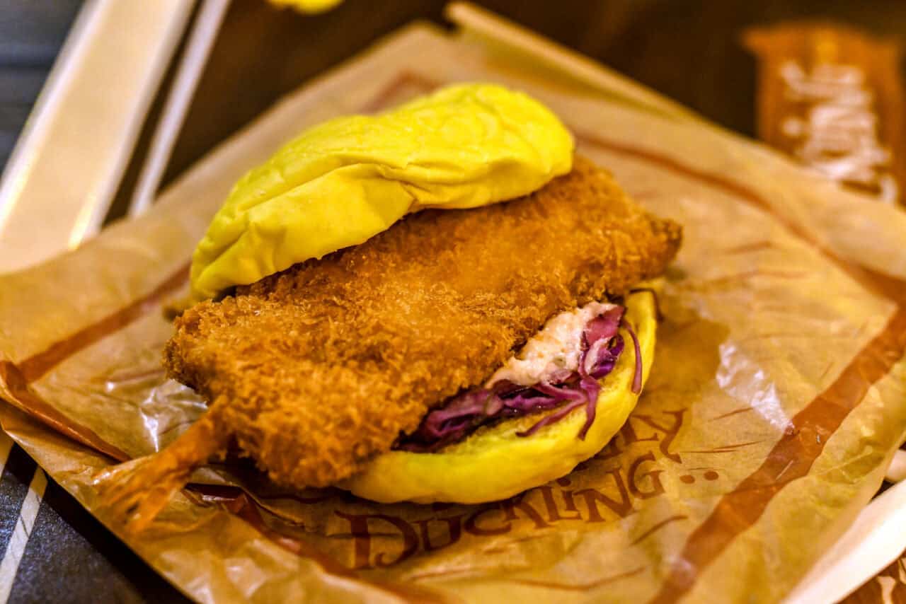 Tds Snuggly Duckling Shrimp Sandwic | 游迪士尼Your Disney