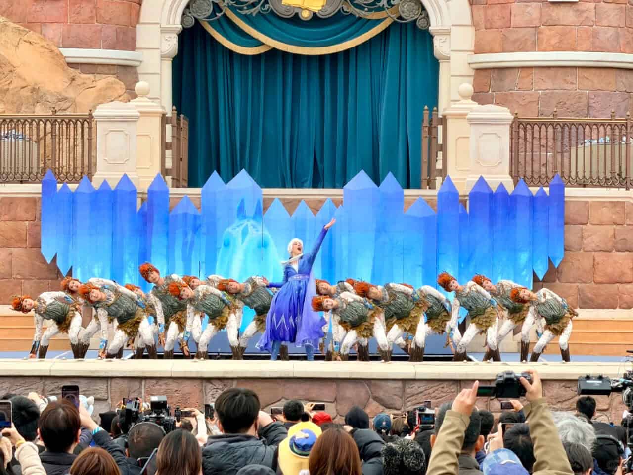 The Heart Of Magic New — Castle Stage Show 2 | 2026 上海迪士尼表演與角色見面攻略 — 必看表演、遊行、煙火位置、角色合照一次看 The Heart Of Magic New — Castle Stage Show 2 | 遊迪士尼 Your Disney