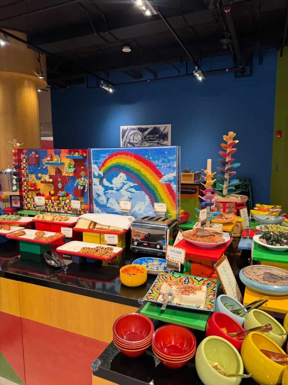 Toy Story Hotel 3 | 2026 上海迪士尼住宿攻略 — 園區住宿 Vs 周邊怎麼選 Toy Story Hotel 3 | 遊迪士尼 Your Disney