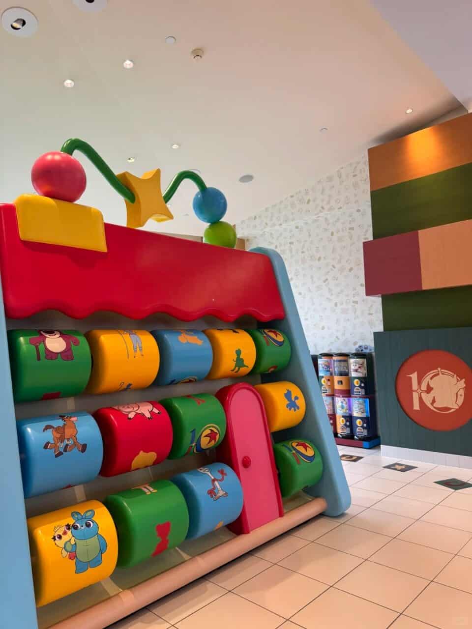 Toy Story Hotel 4 | 2026 上海迪士尼住宿攻略 — 園區住宿 Vs 周邊怎麼選 Toy Story Hotel 4 | 遊迪士尼 Your Disney