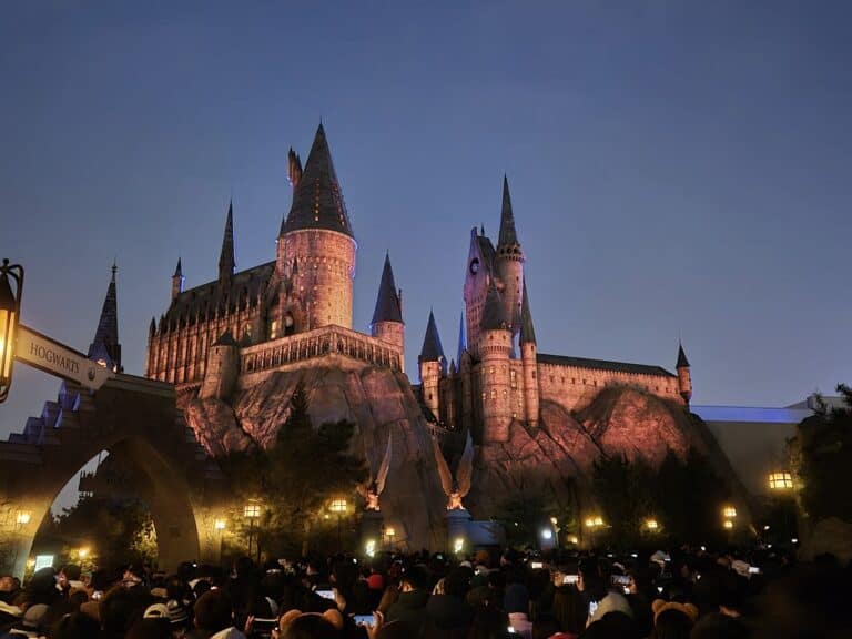 Ubj Nighttime Magic At Hogwarts Castle