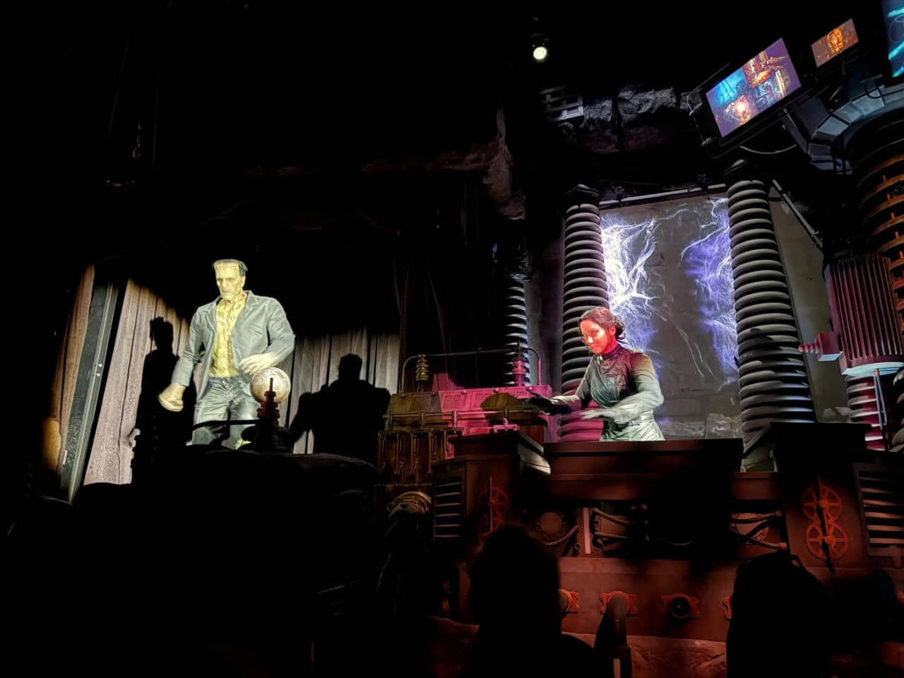 Ueu The Frankenstein Experiment | 2025 奥兰多环球影城攻略— 必玩设施、必看表演 Ueu The Frankenstein Experiment | 游迪士尼Your Disney