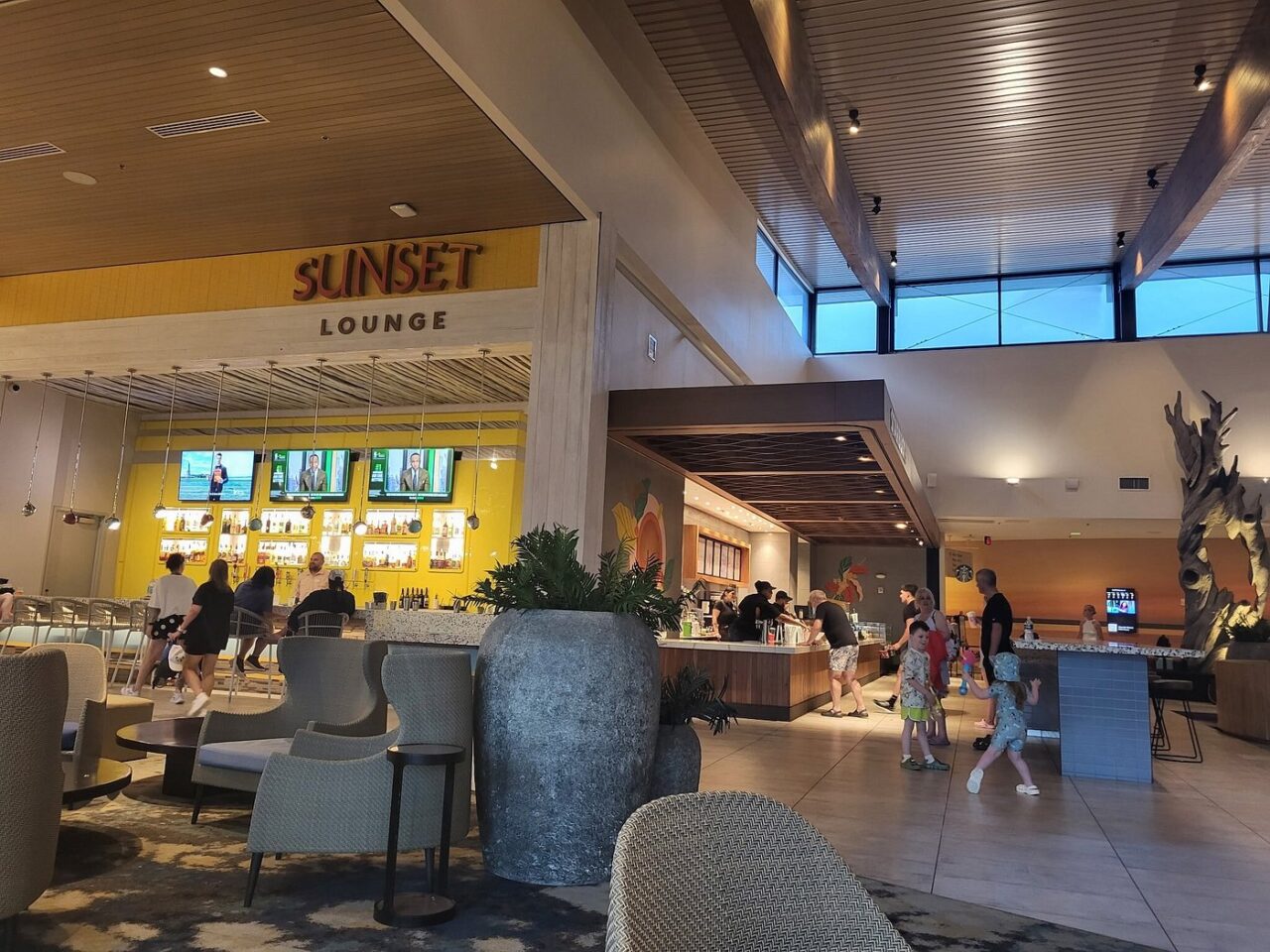 Universals Endless Summer Resort — Surfside Inn And Suites Dockside Inn And Suites 1 1 | 2026 奧蘭多環球影城住宿攻略 — 官方飯店 Vs 周邊完整比較 Universals Endless Summer Resort — Surfside Inn And Suites Dockside Inn And Suites 1 1