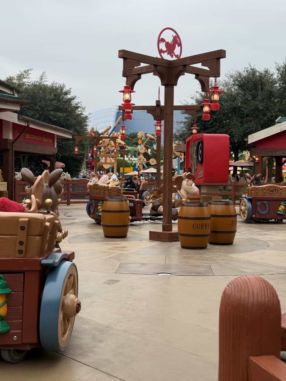 Woodys Roundup | 2026 上海迪士尼設施攻略 — 必玩清單、親子推薦 Woodys Roundup | 遊迪士尼 Your Disney