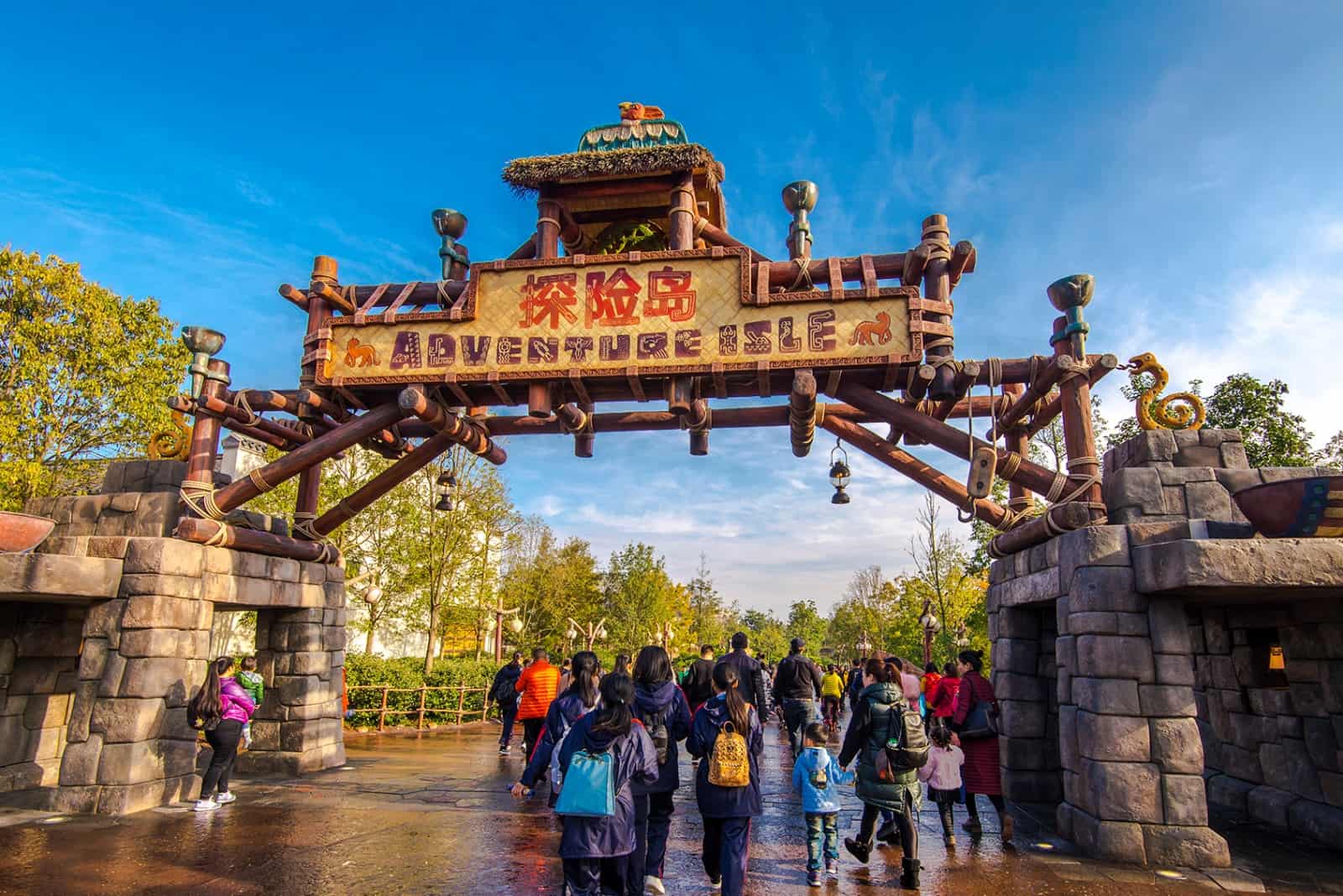 Adventure Isle Sign | Shanghai Disneyland Park And Disneytown Guide (2026) Shanghai Disneyland Adventure Isle