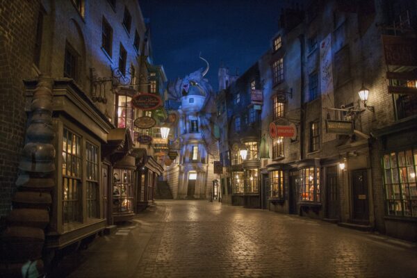 Diagon Alley Night | 游迪士尼Your Disney