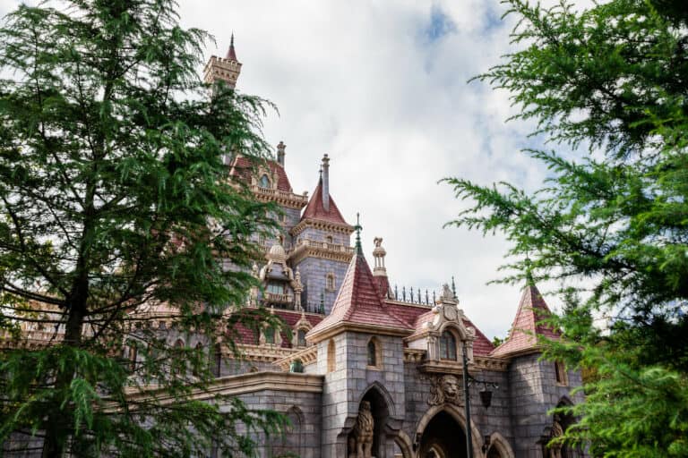 Enchanted Tale Of Beauty And The Beast Castle | 游迪士尼Your Disney