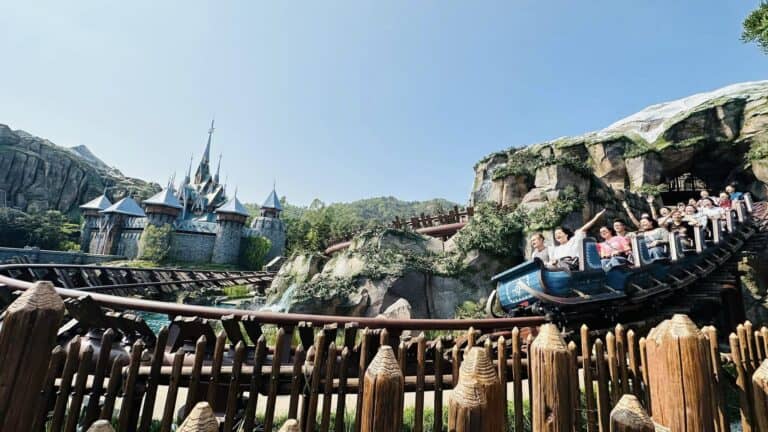 Hkd Wanderingg Oakens Sliding Sleighs Day
