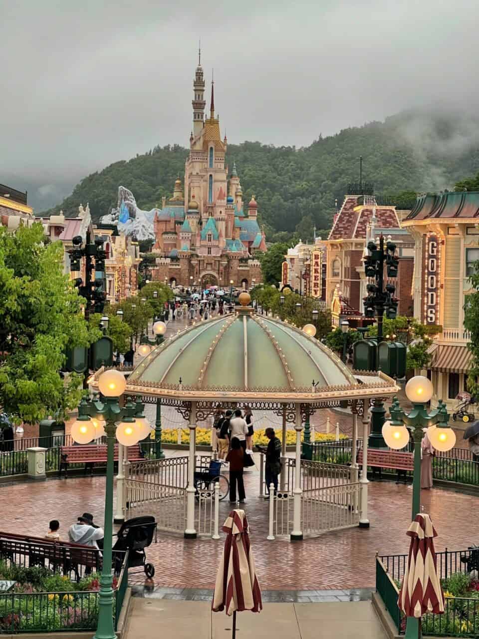Hkdl Main Street Castle
