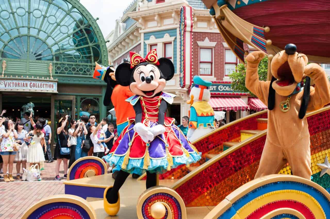 Minnie Pluto Parade