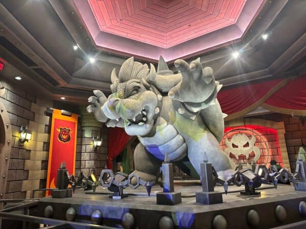Snw Ush Bowers Statue | 游迪士尼Your Disney