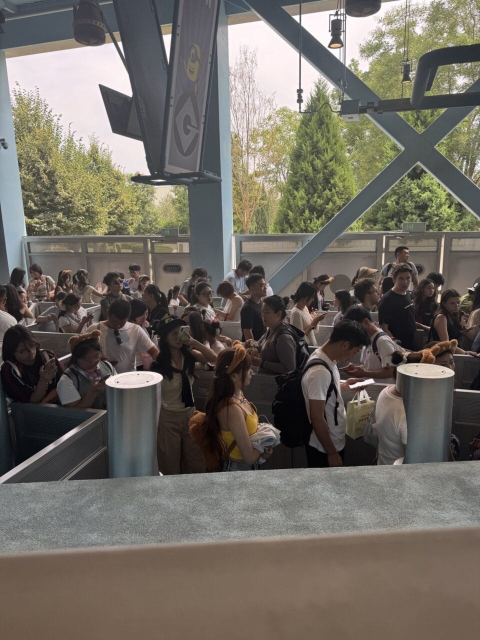 Universal Studios Beijing Waitline Minion | 遊迪士尼 Your Disney